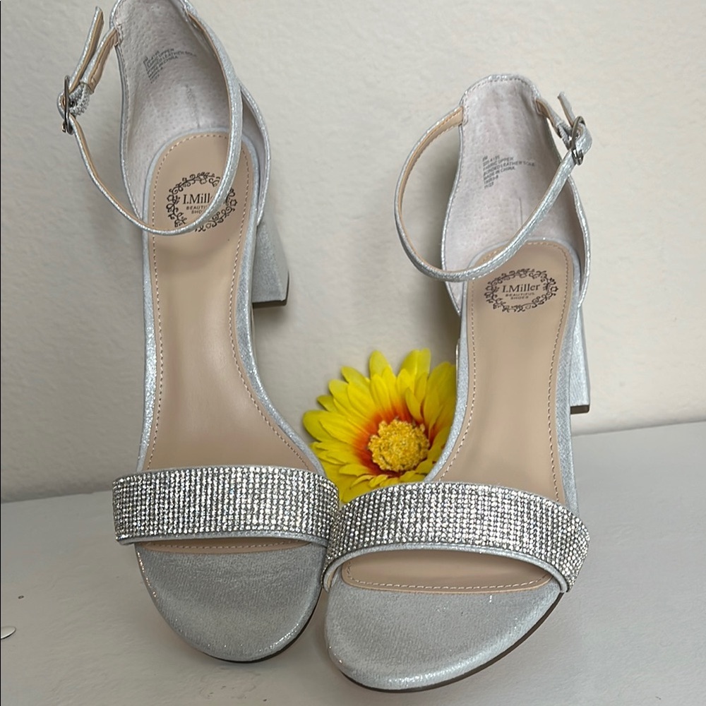 Elegant Silver Ankle Strap Heels. I. Miller brand, new without tag - Picture 9 of 11